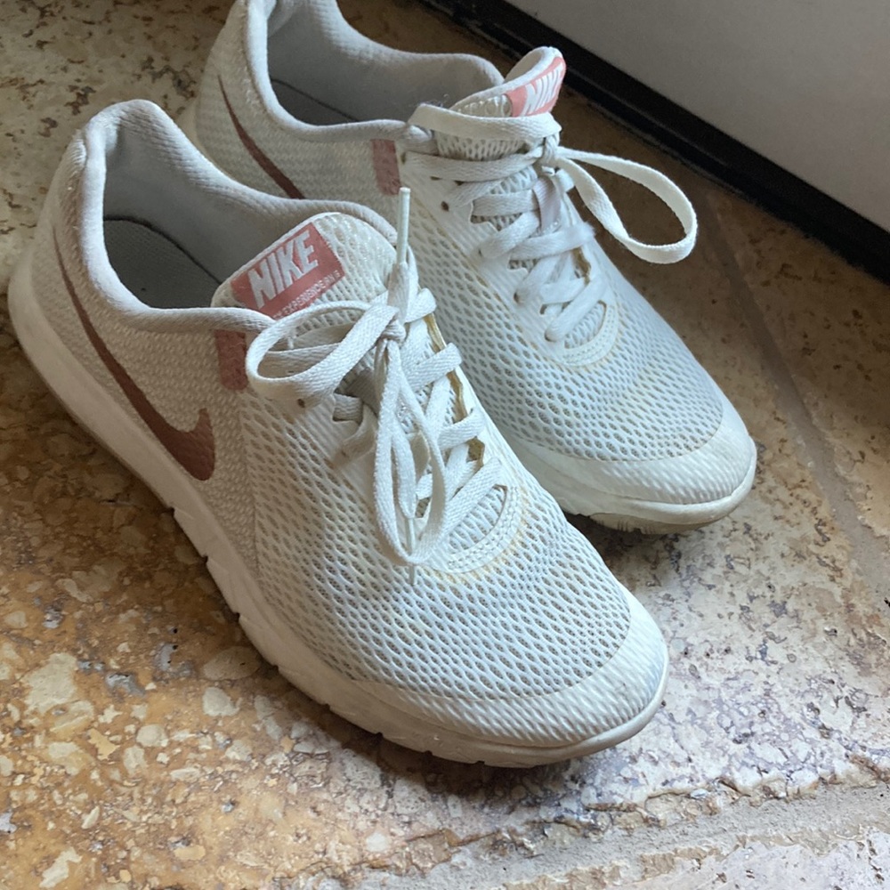 Nike women’s white sneakers size 7